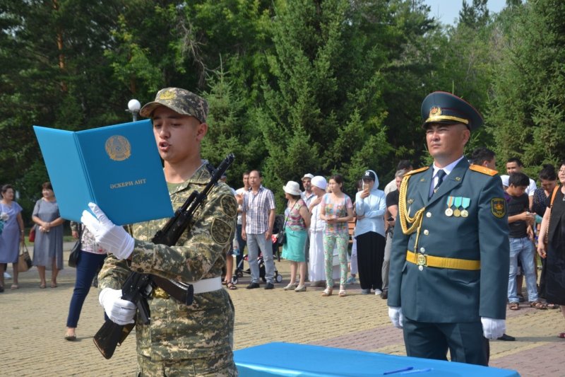 Үлкен ақ бөкселер