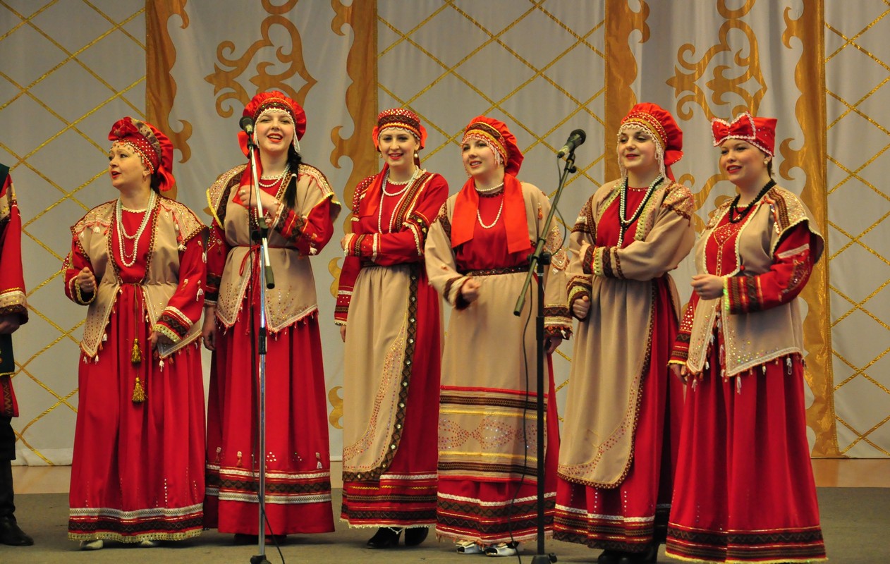 Русские народные костюмы для ансамбля